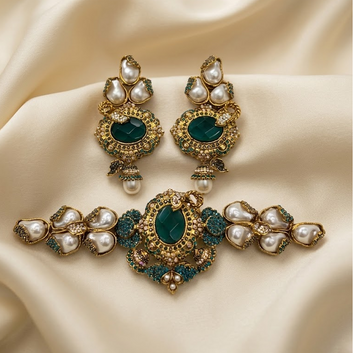 Verdant Elegance Necklace Set