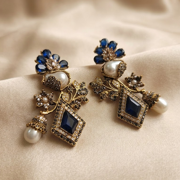 Celeste Noir Earrings